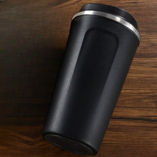 mug thermos noir fond bois