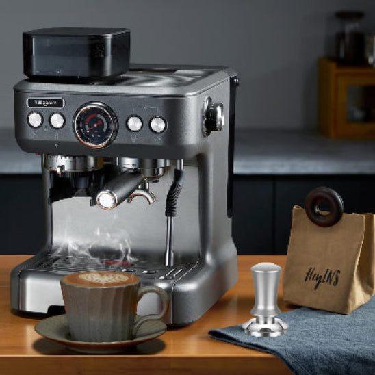 tamper argent cafetiere tasse cafe sac brun