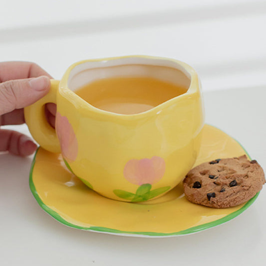 tasse cafe tulipe jaune biscuit pepite chocolat 