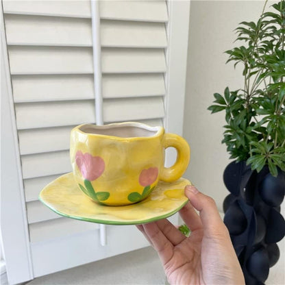 tasse cafe tulipe jaune plante