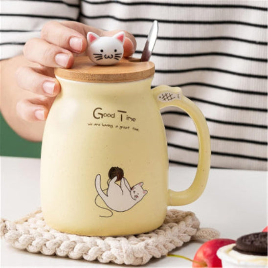tasse the jeune chat kawaii sous verre chandail raye 
