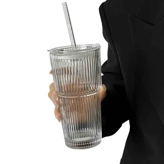 verre avec paille transparent rayer